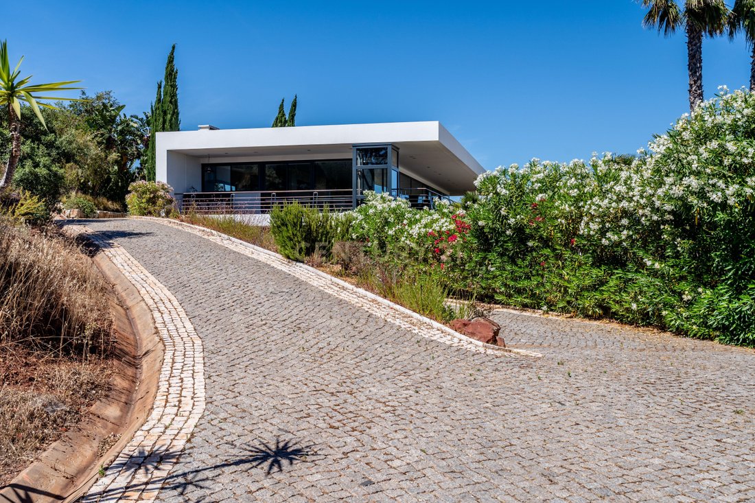 Villa in Mexilhoeira Grande, Algarve, Portugal 5 - 18325213