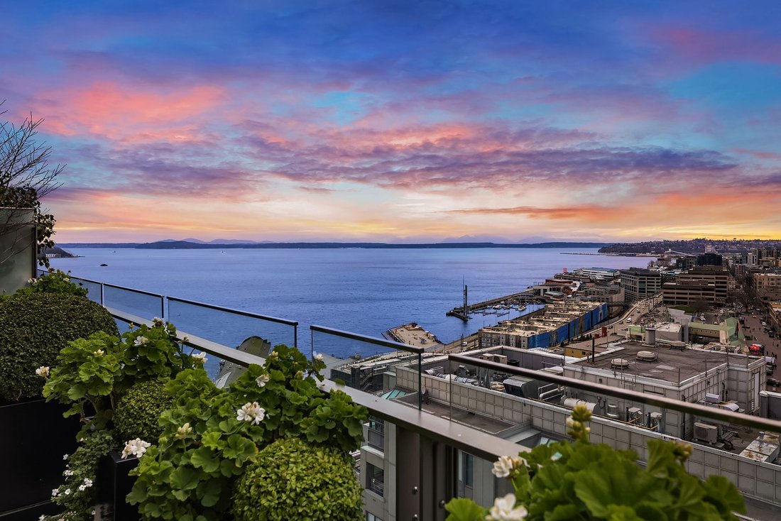 Condo in Seattle, Washington, United States 1 - 18326147
