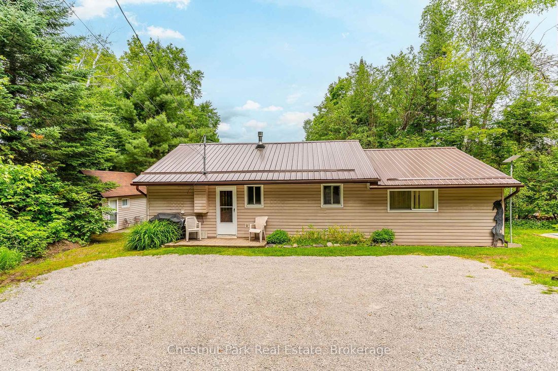 House in Haliburton, Ontario, Canada 2 - 18325400