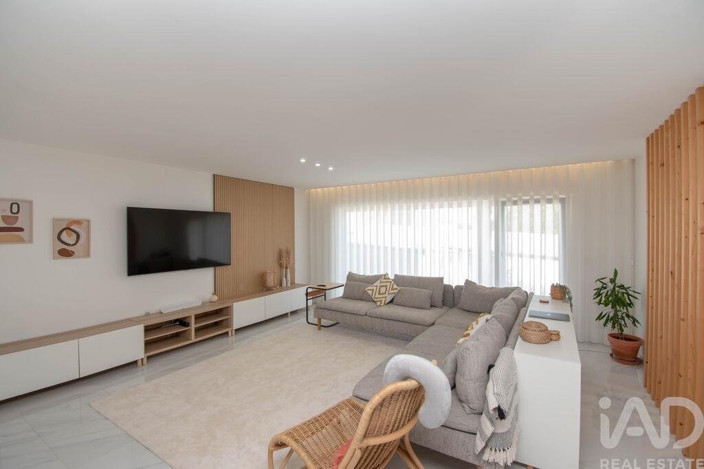 Townhouse in Leiria, Pousos, Barreira e Cortes, Leiria District, Portugal 3 - 18326127