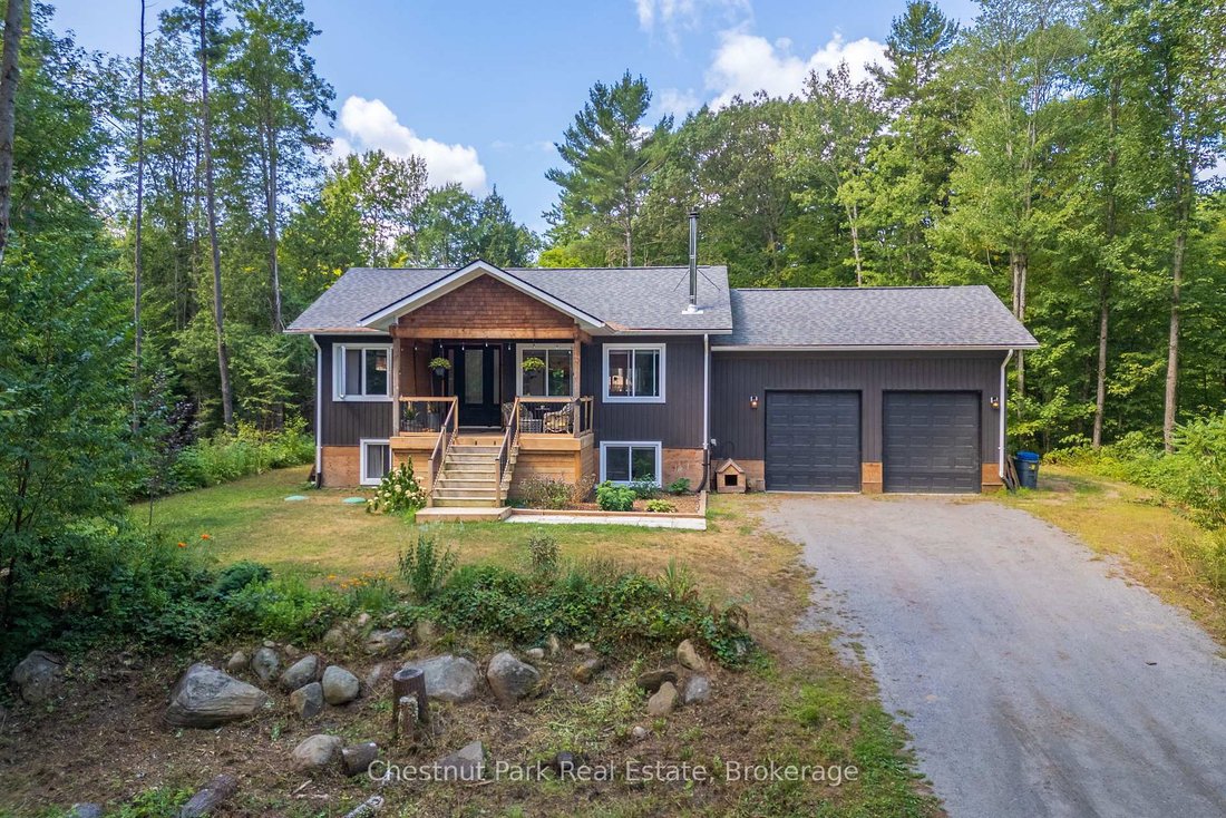 House in Huntsville, Ontario, Canada 1 - 18325434