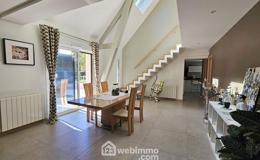 House in Noisy-sur-Ecole, Ile-de-France, France 1