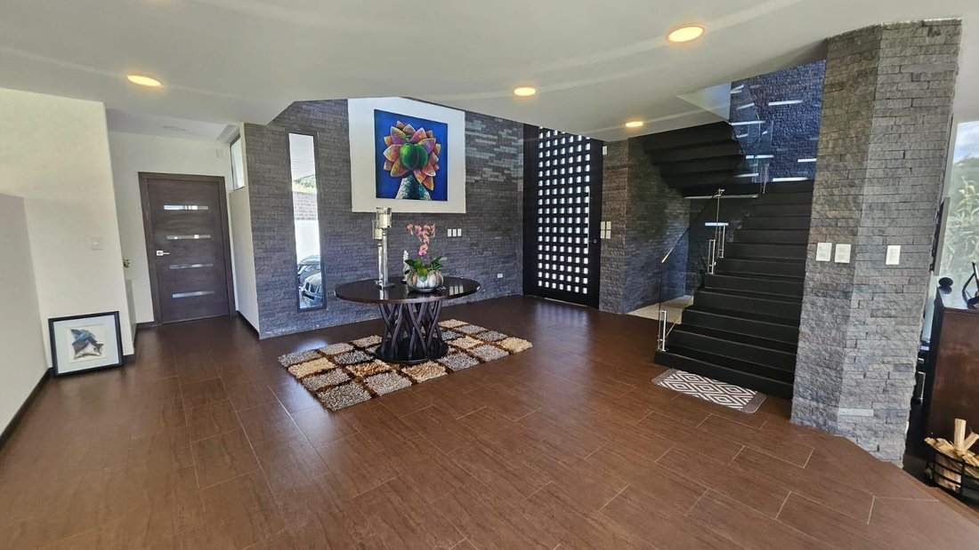 House in Quito, Pichincha, Ecuador 5 - 18326096