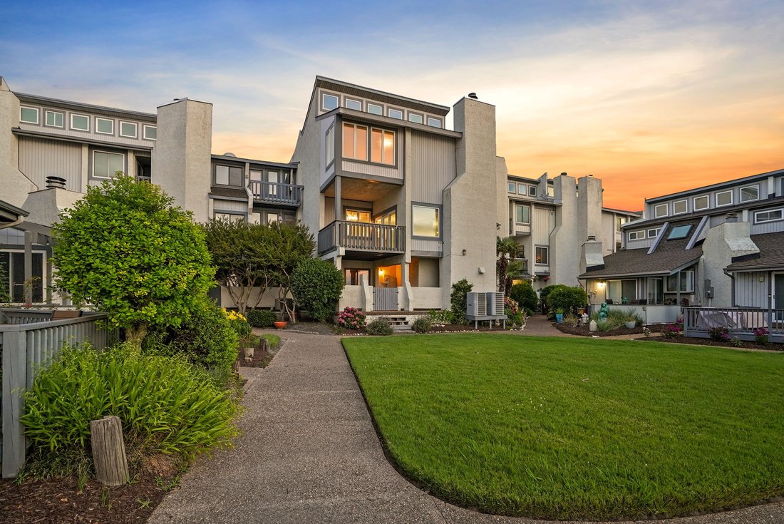 Townhouse in Hampton, Virginia, United States 1 - 18325832