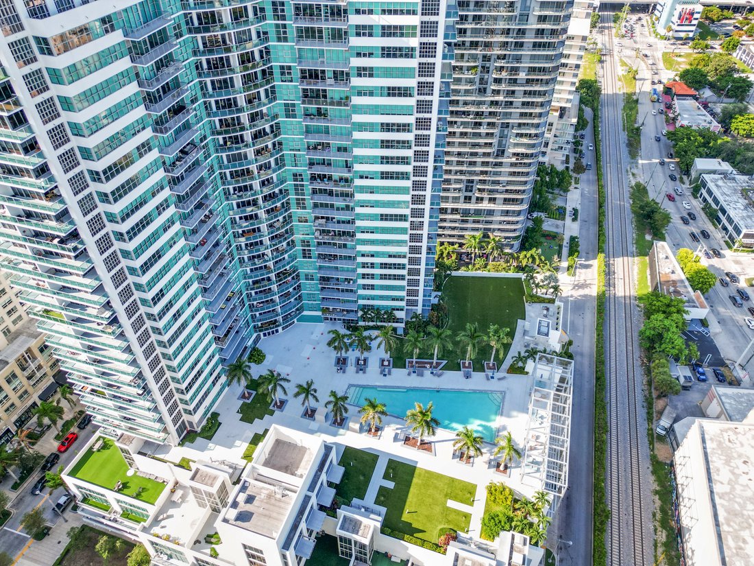 Condo in Miami, Florida, United States 4 - 18325857