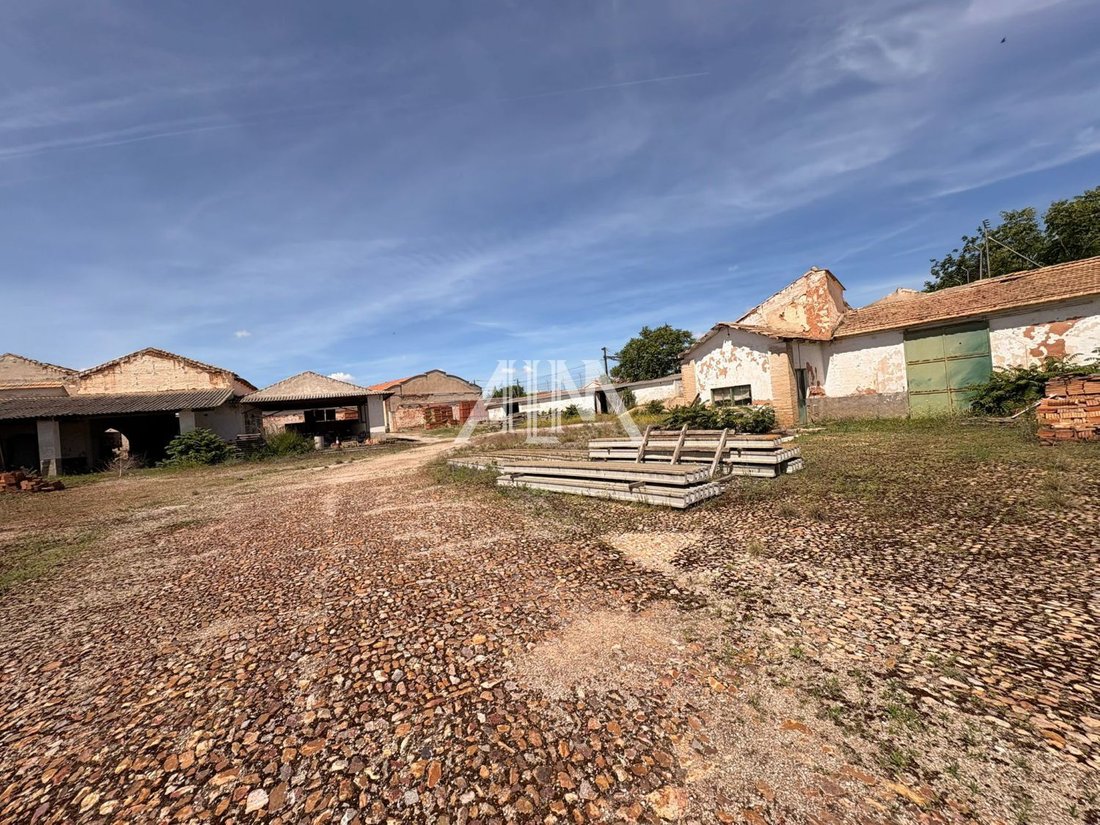 Land in Manzanares, Castile-La Mancha, Spain 1 - 18326240