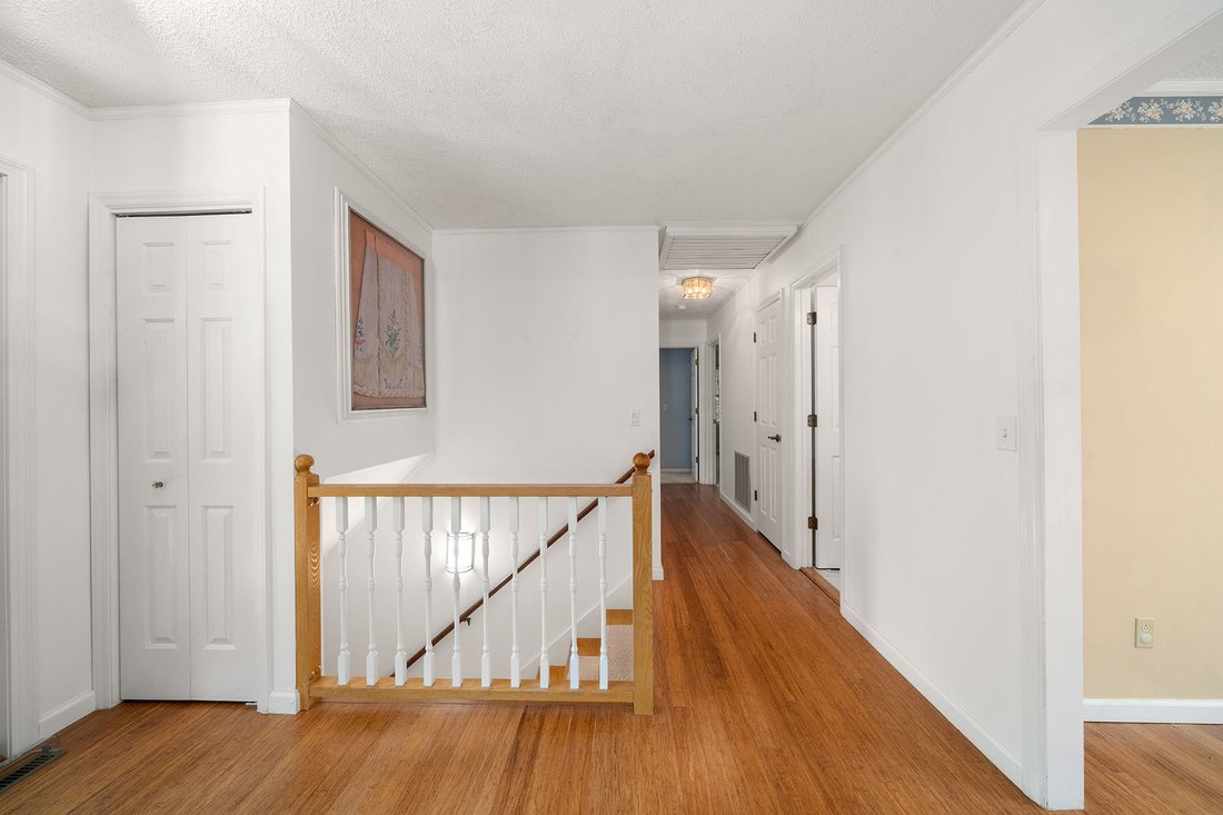 Casa a Hendersonville, Carolina del Nord, Stati Uniti 3 - 18326302