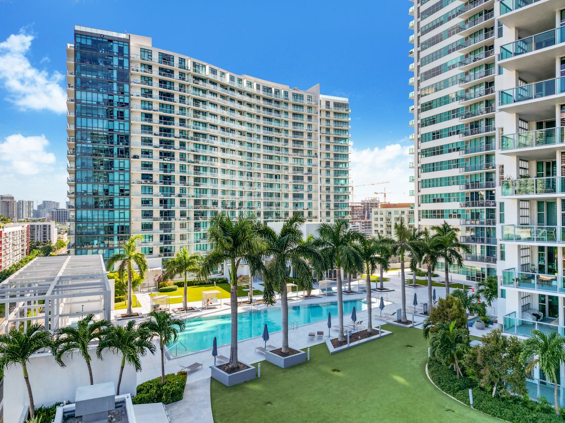 Condo in Miami, Florida, United States 3 - 18325857