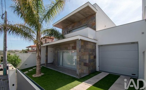 Townhouse in Leiria, Pousos, Barreira e Cortes, Leiria District, Portugal 1