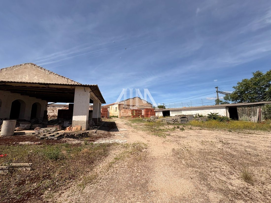 Land in Manzanares, Castile-La Mancha, Spain 2 - 18326240