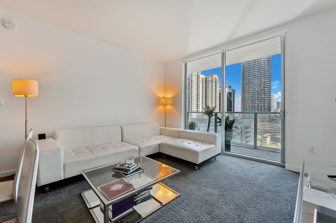 Condo in Miami, Florida, United States 1 - 18325865