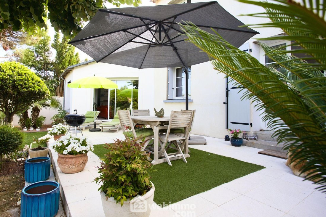 House in Bourg, Lagord, France 1 - 18325875