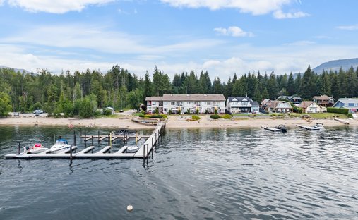 Townhouse in Scotch Creek, British Columbia, Canada 1