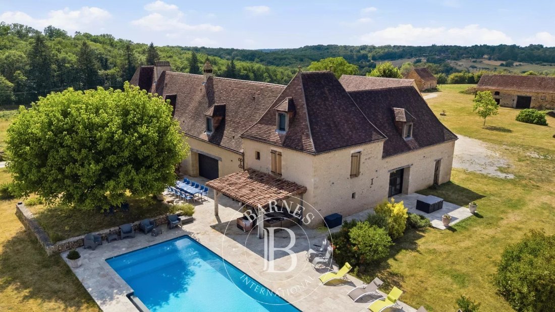 Estate in Sainte-Alvere, Val de Louyre et Caudeau, France 1 - 18325587