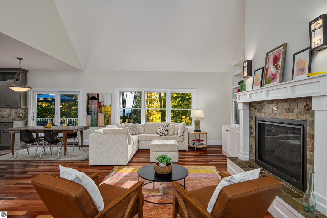 House in Traverse City, Michigan, United States 5 - 18325765