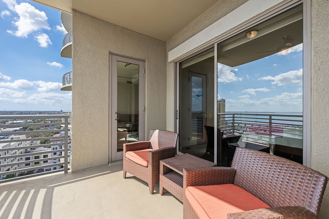 Condo in Tampa, Florida, United States 5 - 18325828