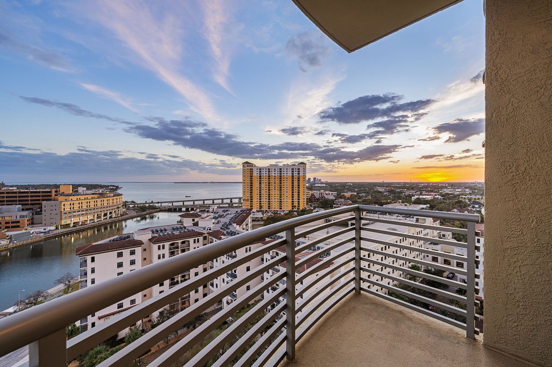 Condo in Tampa, Florida, United States 2 - 18325828