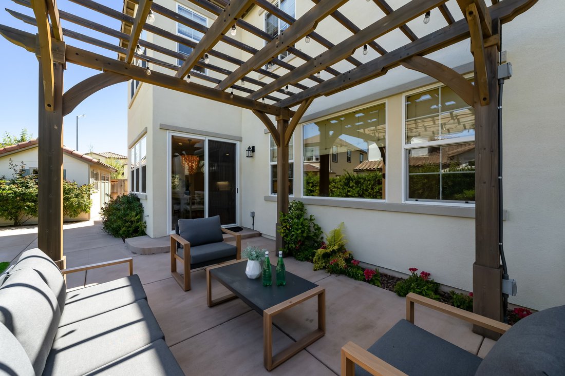 Arroyo Grande, California, United States 4 - 18325827