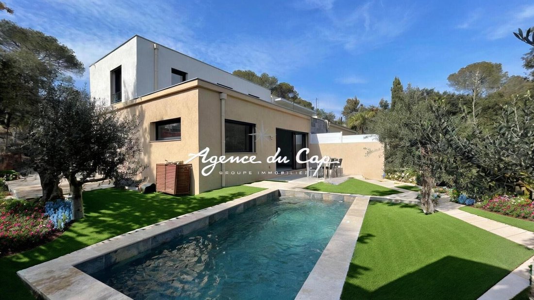 Villa in Boulouris, Saint-Raphaël, France 1 - 18326013