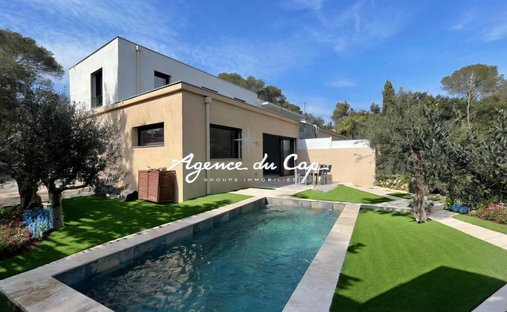 Villa in Boulouris, Saint-Raphaël, France 1