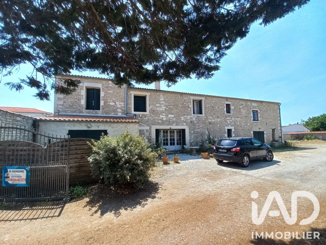 House in Saint-Georges-d'Oleron, Nouvelle-Aquitaine, France 2 - 18283292