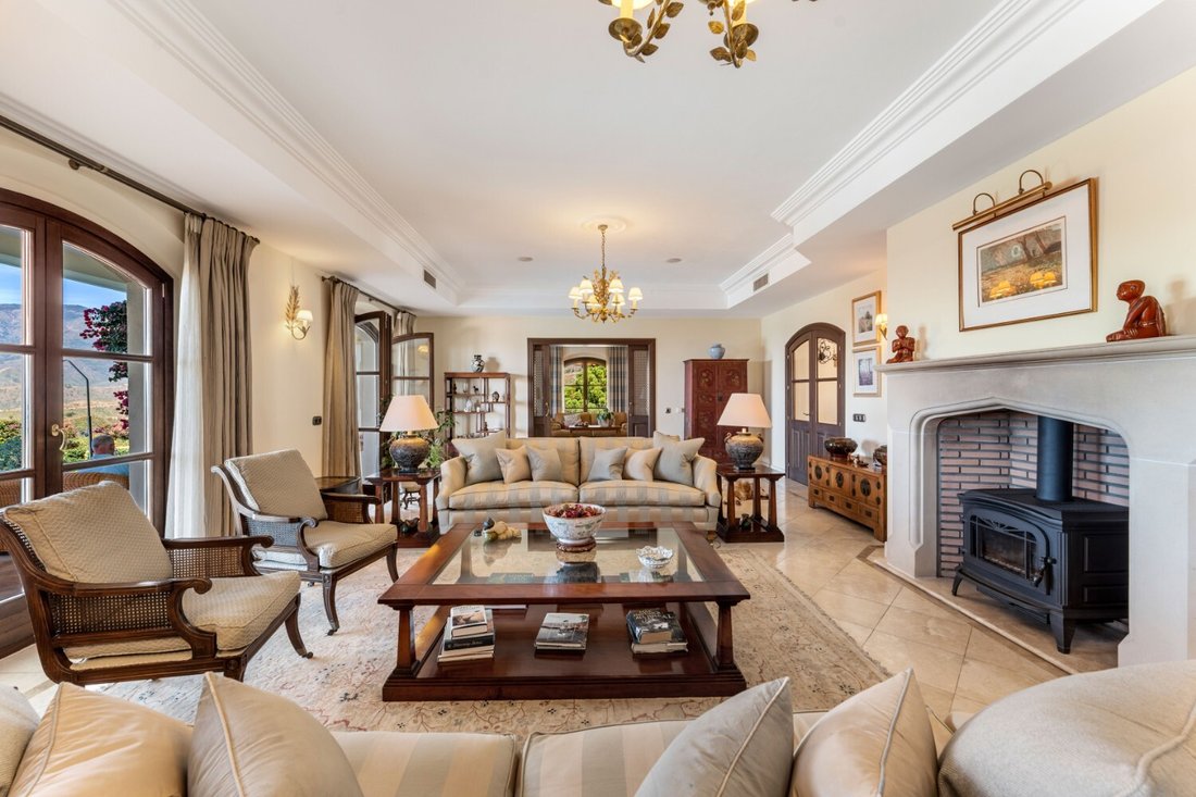 Villa in Estepona, Andalusia, Spain 2 - 18325869