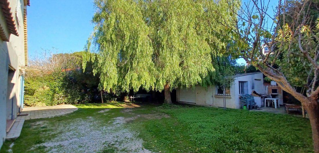 Villa in Six-Fours-les-Plages, Provence-Alpes-Côte d'Azur, France 2 - 18326004