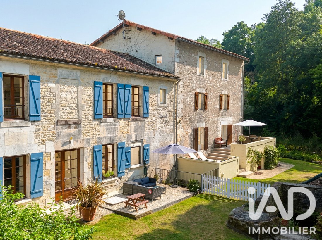 House in Bourg-Charente, Nouvelle-Aquitaine, France 2 - 18283424