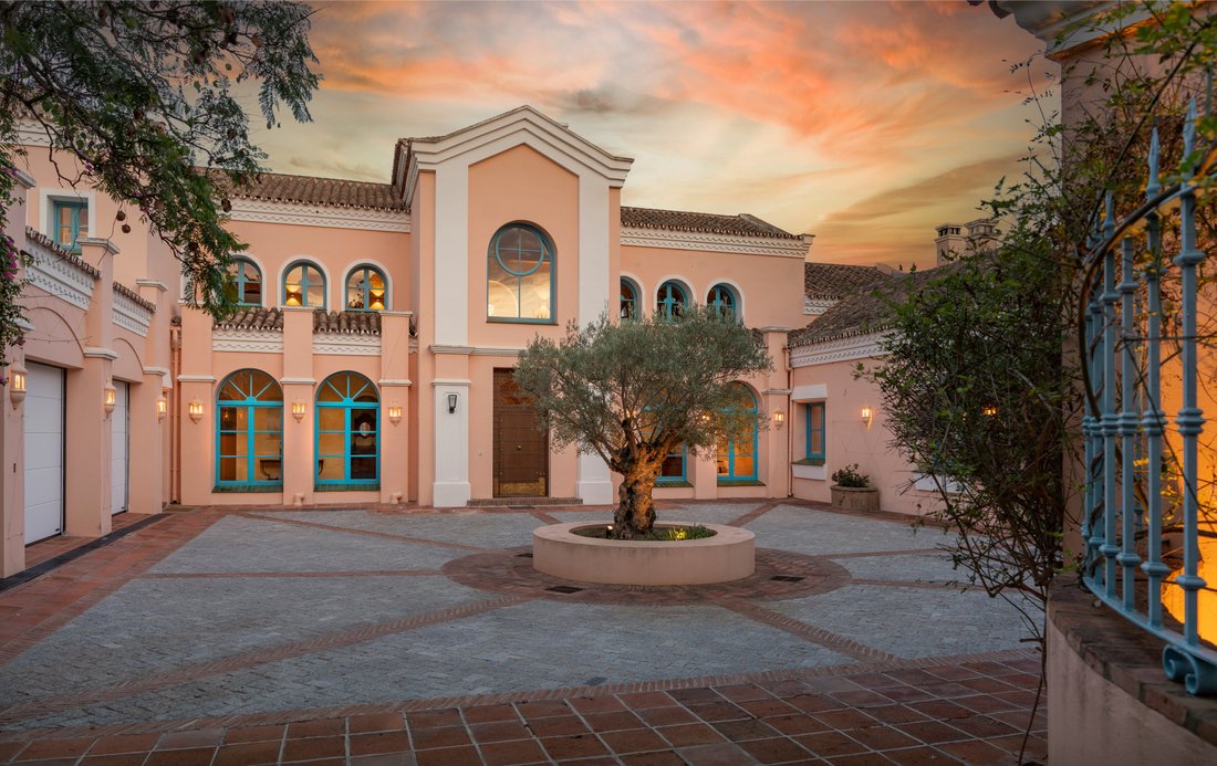 Villa in Sotogrande, San Roque, Andalusia 2 - 18317890