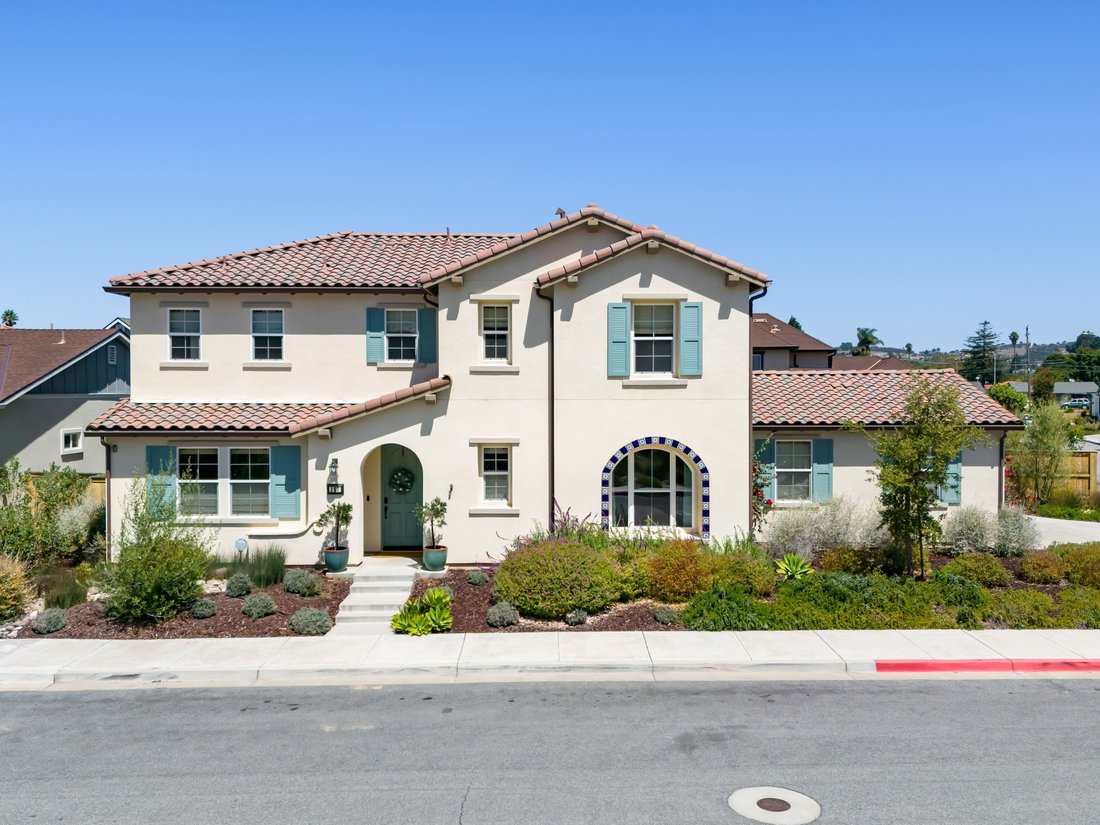 Arroyo Grande, California, United States 1 - 18325827