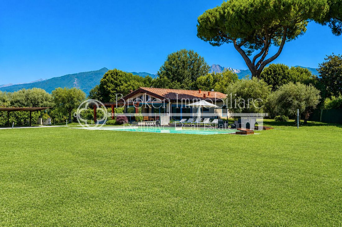 Villa in Tonfano, Pietrasanta, Italy 1 - 18325331