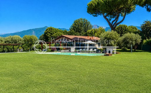 Villa in Tonfano, Pietrasanta, Italy 1