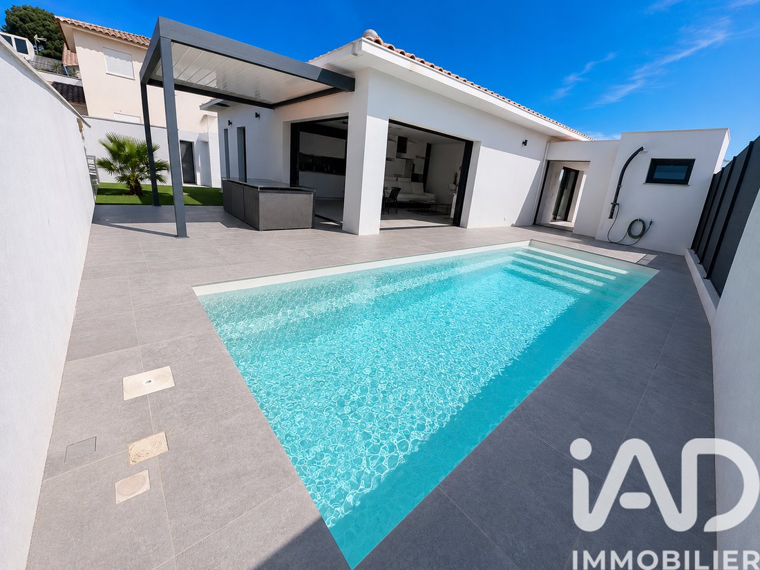 House in Saint-Cyr-sur-Mer, Provence-Alpes-Côte d'Azur, France 1 - 18161486