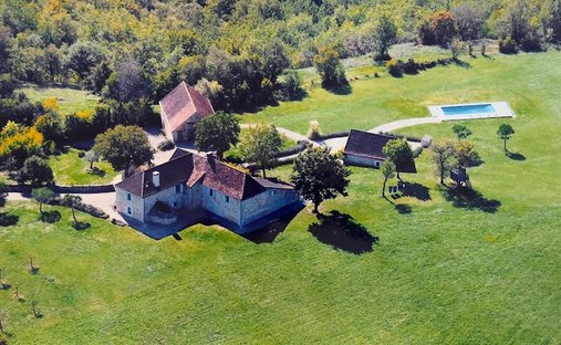 Land in Charles de Gaulle, Cahors, France 1