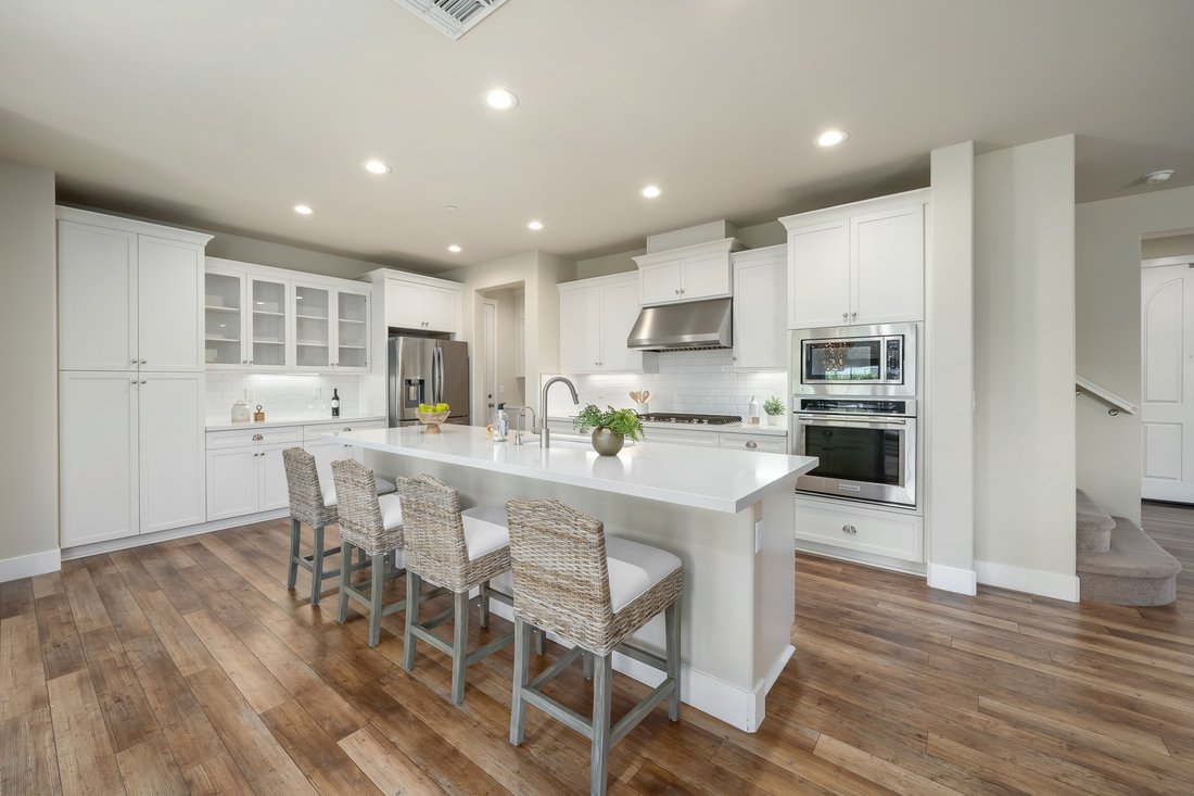 Arroyo Grande, California, United States 3 - 18325827