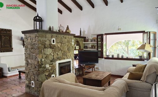 Chalet in Tomares, Andalusia, Spain 1