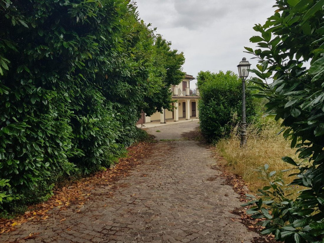 Villa in Campagnano di Roma, Lazio, Italy 1 - 18326099