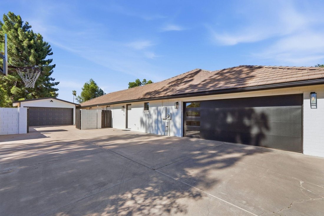 Gilbert, Arizona, United States 5 - 18325836