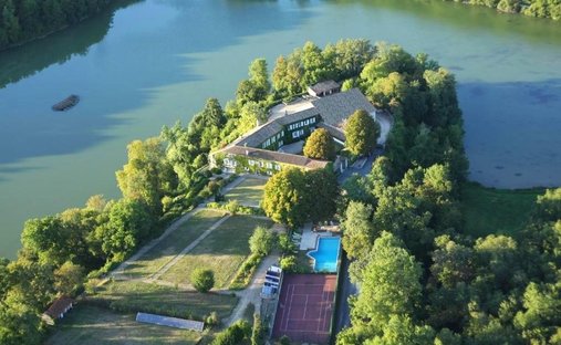Dirac, Nueva Aquitania, Francia 1