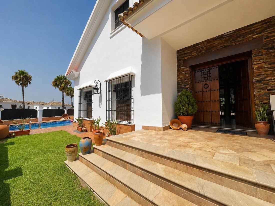 Chalet in Cartaya, Andalusia, Spain 2 - 18326233