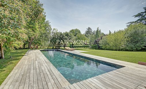 Villa in Sud, Saint-Nom-la-Bretèche, France 1