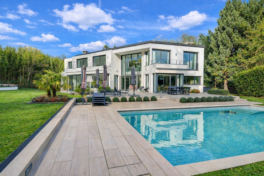 Villa in Les Bures, Garches, France 2 - 18326014