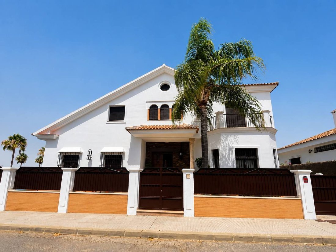 Chalet in Cartaya, Andalusia, Spain 1 - 18326233