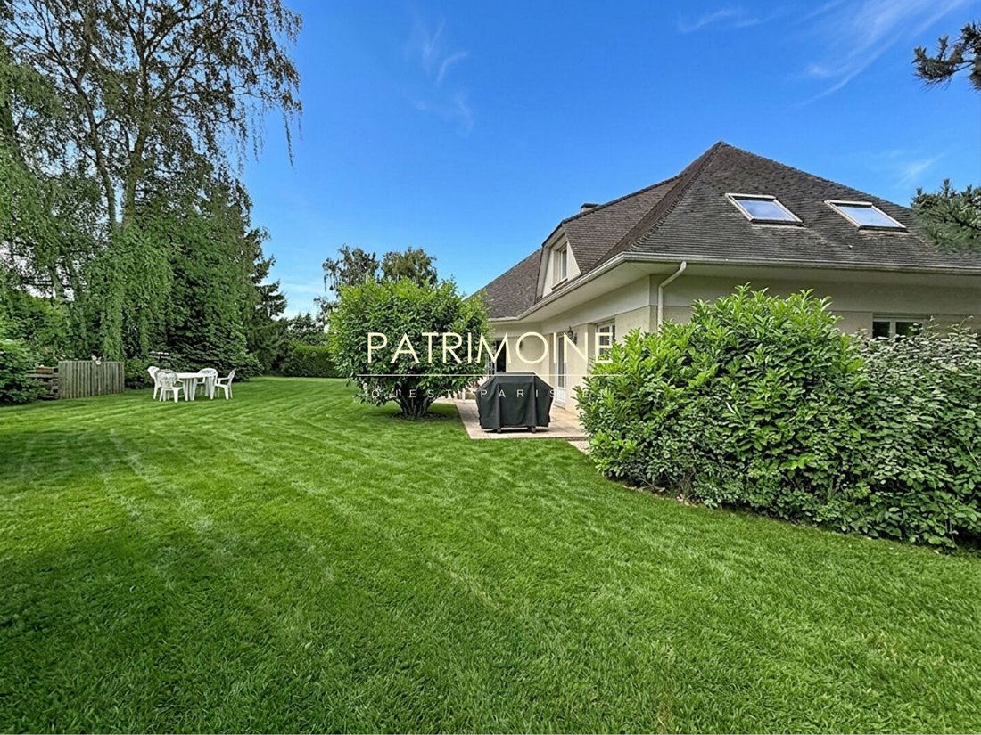 Villa in Orgeval, Ile-de-France, France 2 - 18325994