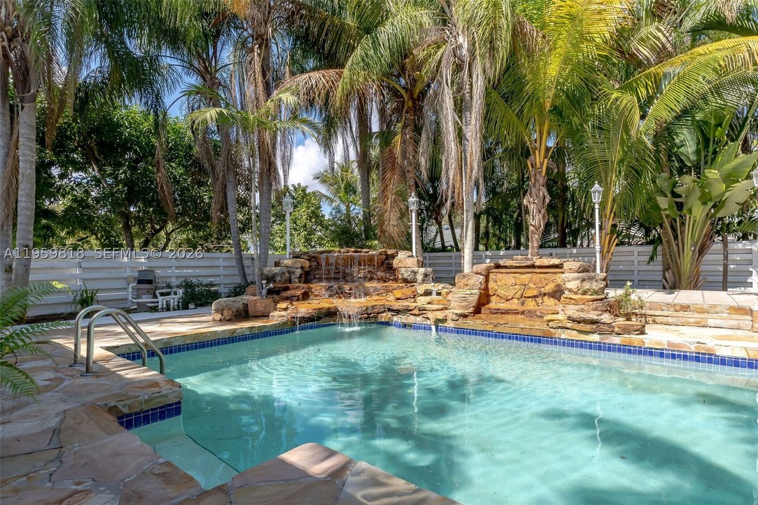 House in Miami, Florida, United States 4 - 17309060