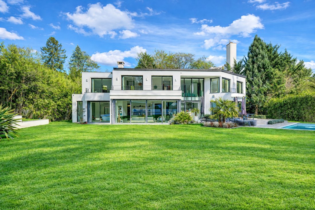 Villa in Les Bures, Garches, France 1 - 18326014