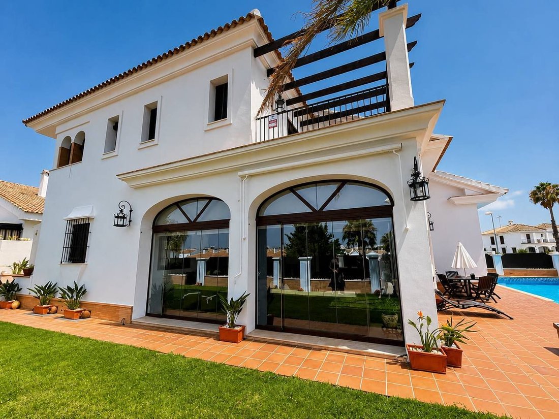 Chalet in Cartaya, Andalusia, Spain 3 - 18326233