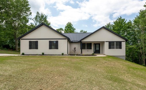 House in Howard, Ohio, United States 1
