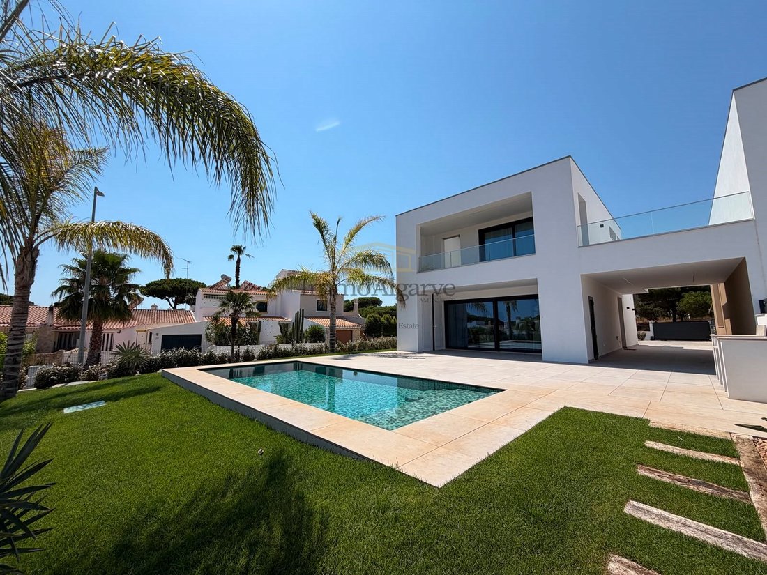 House in Quarteira, Algarve, Portugal 1 - 18328199