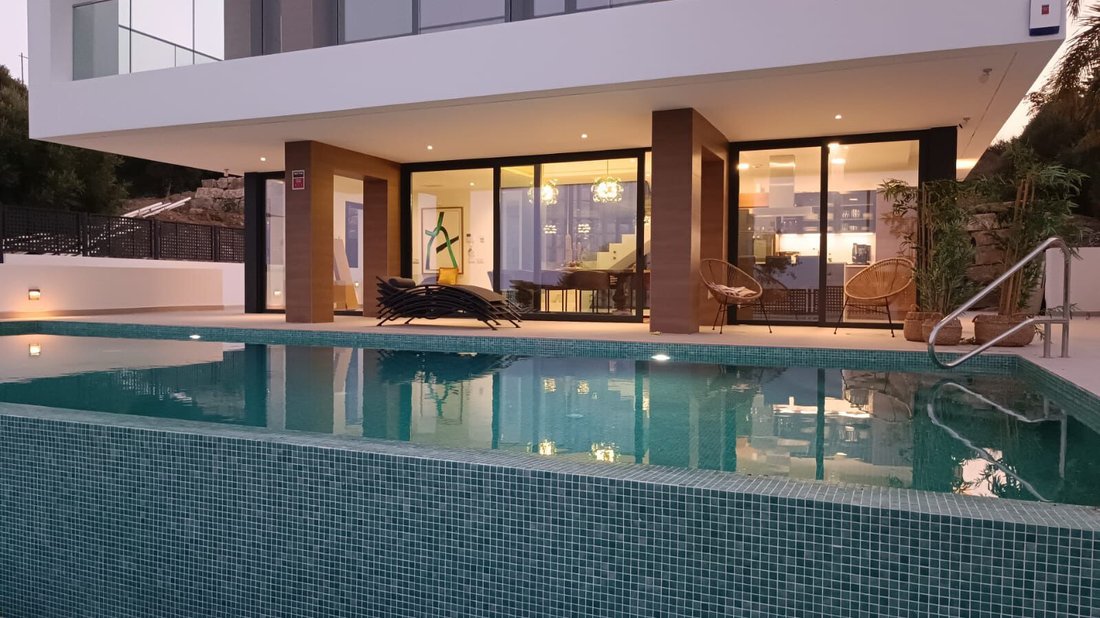 Villa in Estepona, Andalusia, Spain 2 - 18327014